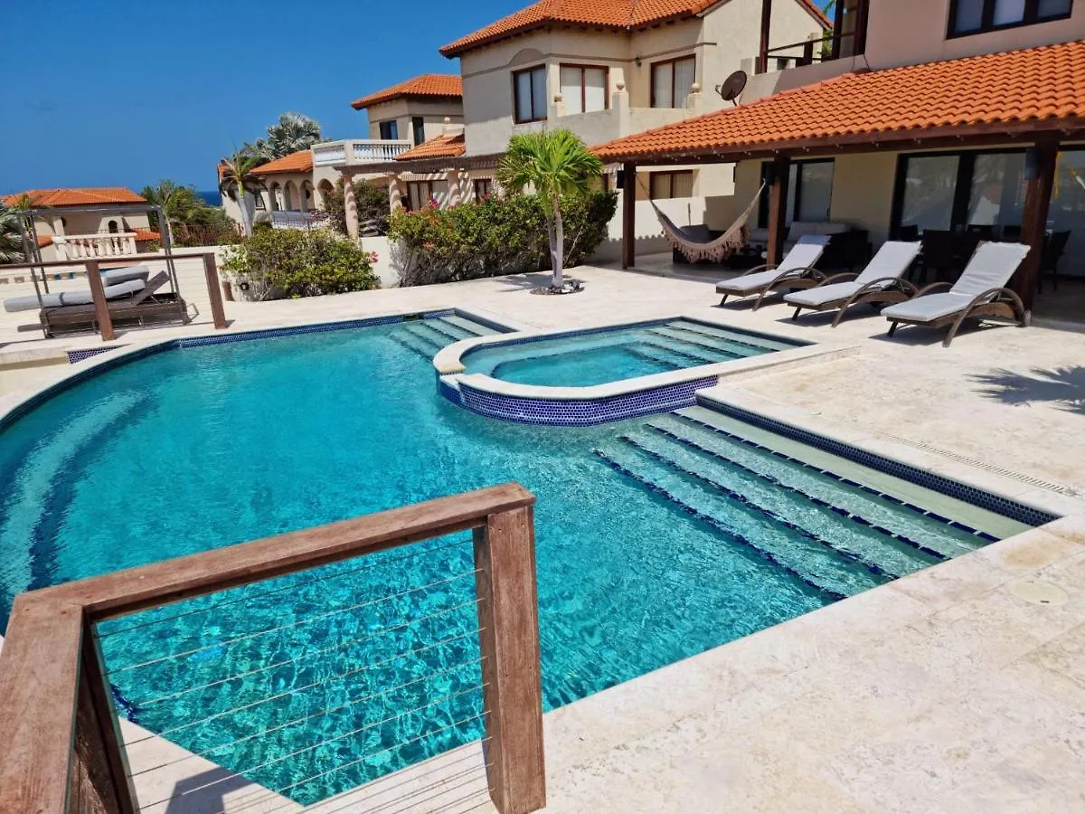 Luxurious House With Private Pool In Tierra Del Sol Resort&Golf Palm Beach 0*,  Aruba